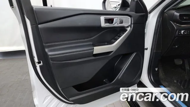Ford Explorer — Фото автомобиля 20