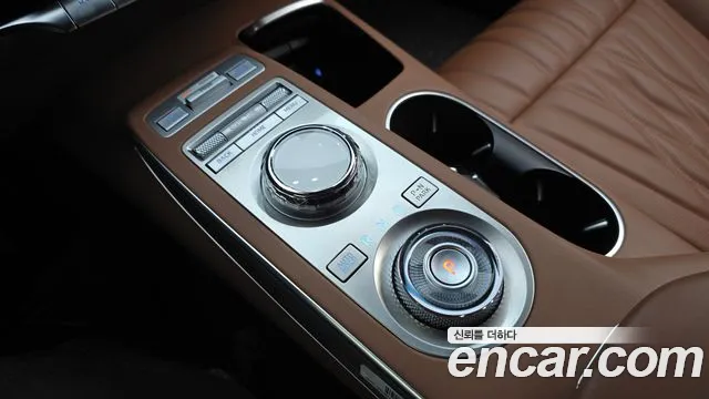 Genesis GV70 2.5T Бензин AWD — Фото автомобиля 9