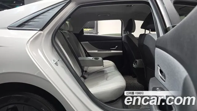 Hyundai AVANTE Avante (CN7) — Фото автомобиля 10