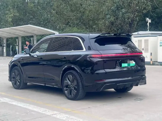 Li Auto L7 — Фото автомобиля 7