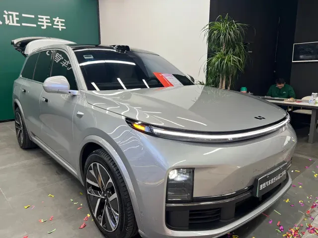 Li Auto L9 — Фото автомобиля 2