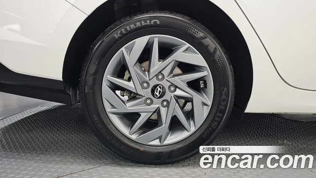 Hyundai Avante — Фото автомобиля 5