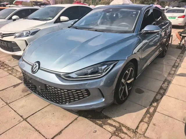Фотография автомобиля — Volkswagen Lamando