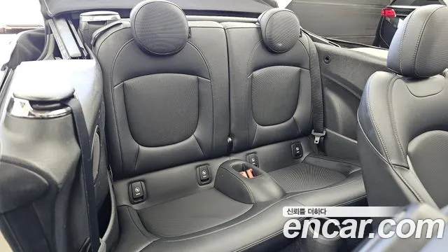 Mini Cooper Convertible — Фото автомобиля 12