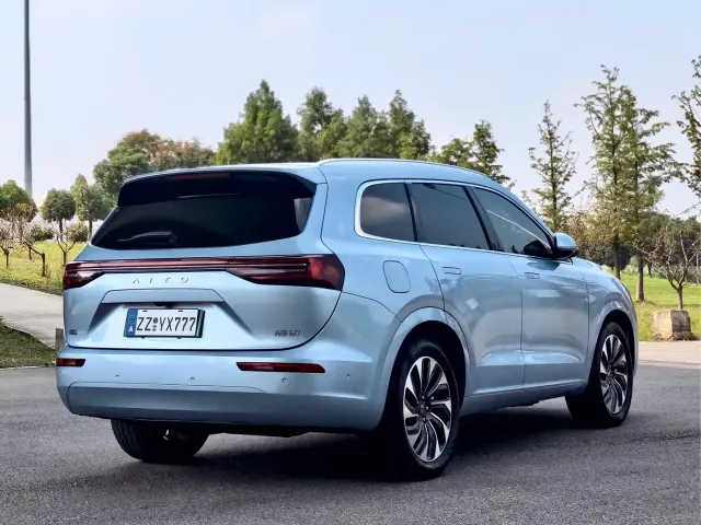 Aito M7 — Фото автомобиля 16