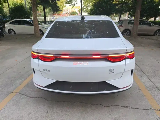 BYD Qin L — Фото автомобиля 5