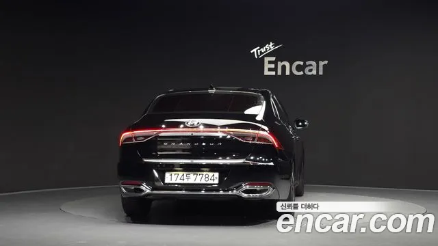 Hyundai Grandeur New — Фото автомобиля 4