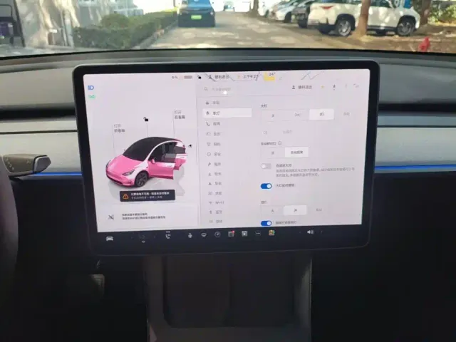 Tesla Model Y — Фото автомобиля 12