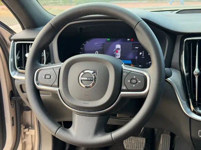 Volvo S60 — Фото автомобиля 13