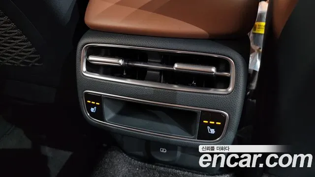 Genesis GV70 2.5T Бензин AWD — Фото автомобиля 28