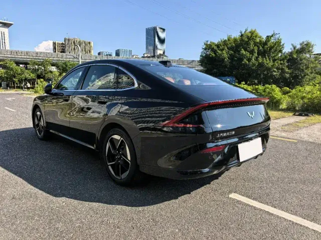 Wuling Starlight — Фото автомобиля 4