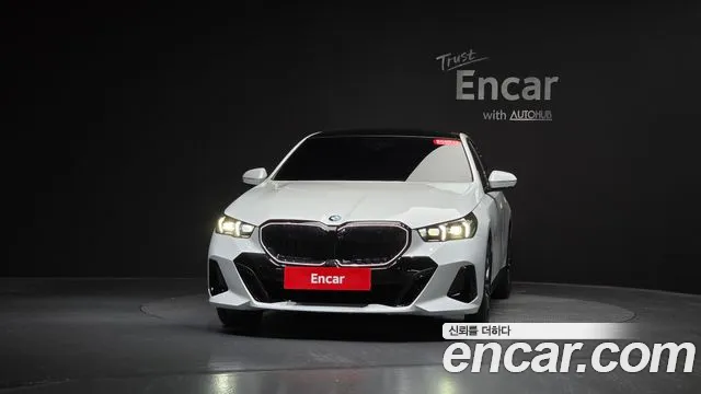 BMW 5-Series — Фото автомобиля 3