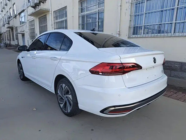 Volkswagen Bora — Фото автомобиля 4