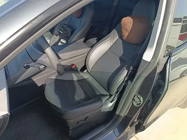 Tesla Model Y — Фото автомобиля 14