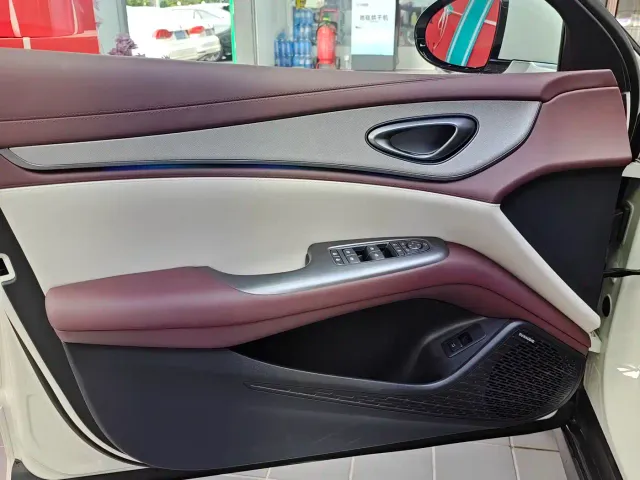 BYD Seal 07 DM-i — Фото автомобиля 16
