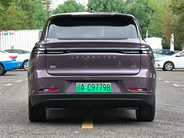Leapmotor C10 — Фото автомобиля 13