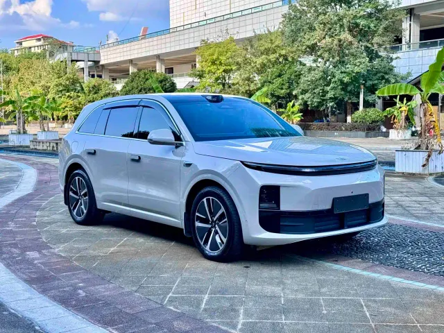 Li Auto L6 — Фото автомобиля 4