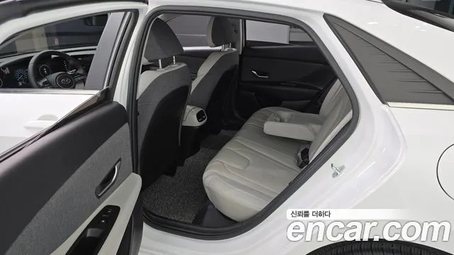 Hyundai Avante CN7 — Фото автомобиля 11