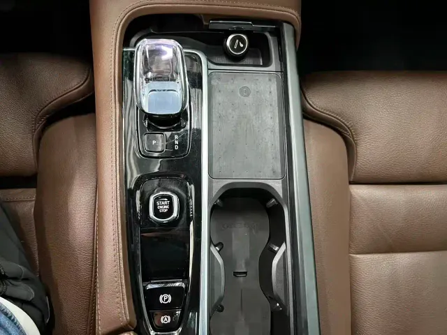 Volvo S90 — Фото автомобиля 14