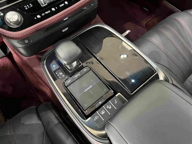 Lexus LS — Фото автомобиля 8