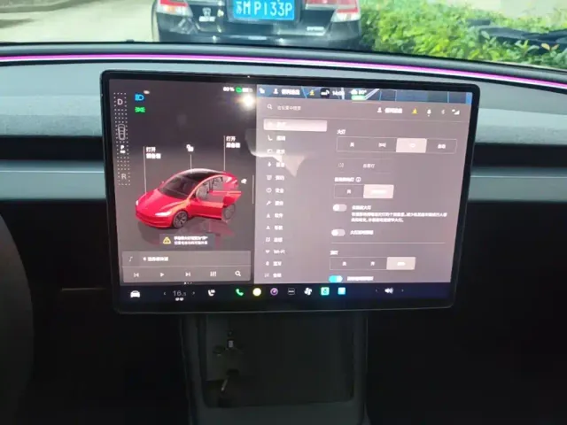 Tesla Model 3 — Фото автомобиля 8