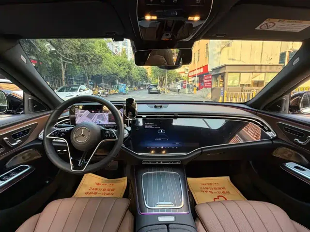 Mercedes-Benz E-Class — Фото автомобиля 13