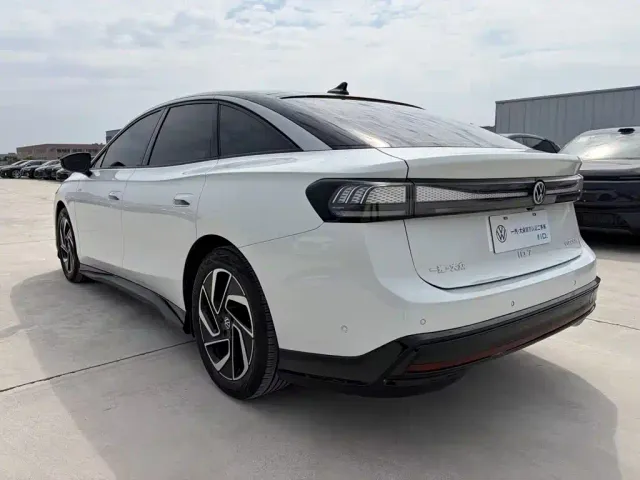Volkswagen ID.7 Vizzion — Фото автомобиля 9