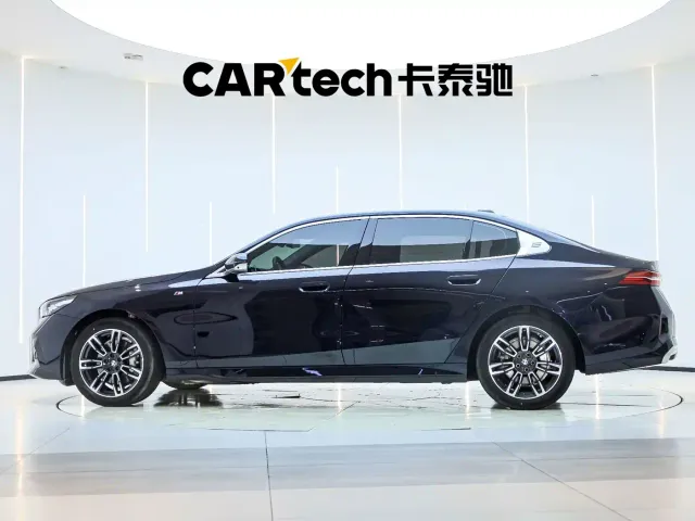 BMW 5 Series — Фото автомобиля 5