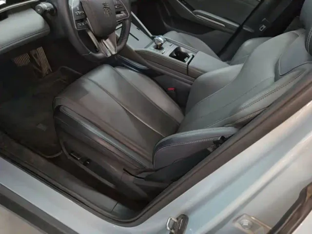 BYD Qin L — Фото автомобиля 14
