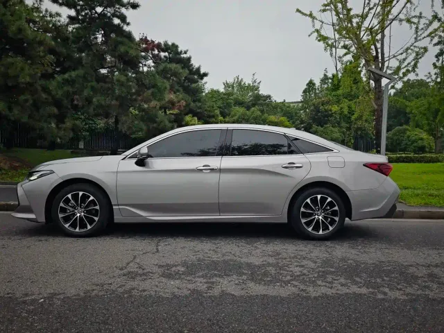 Toyota Avalon — Фото автомобиля 4