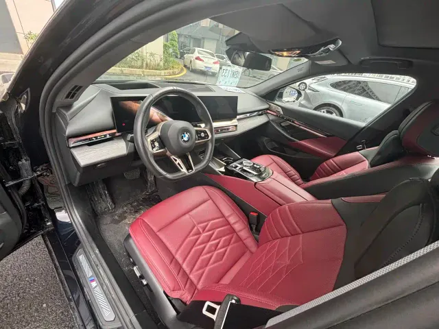 BMW 5 Series — Фото автомобиля 5