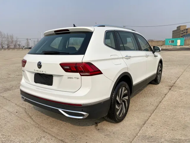 Volkswagen Tiguan L — Фото автомобиля 4