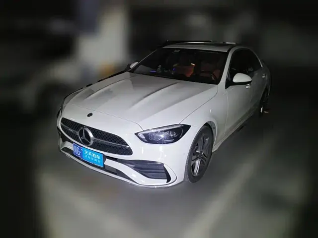 Фотография автомобиля — Mercedes-Benz C-Class