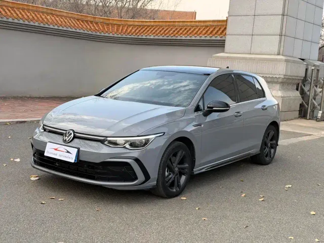 Фотография автомобиля — Volkswagen Golf
