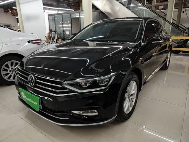 Фотография автомобиля — Volkswagen Magotan