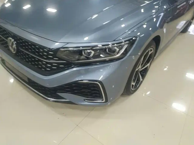 Volkswagen Passat — Фото автомобиля 21