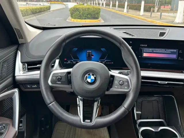 BMW BMW X1 2025 sDrive25Li M Sport Package — Фото автомобиля 7