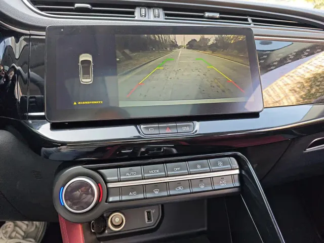 Dongfeng Fengshen AX7 — Фото автомобиля 10