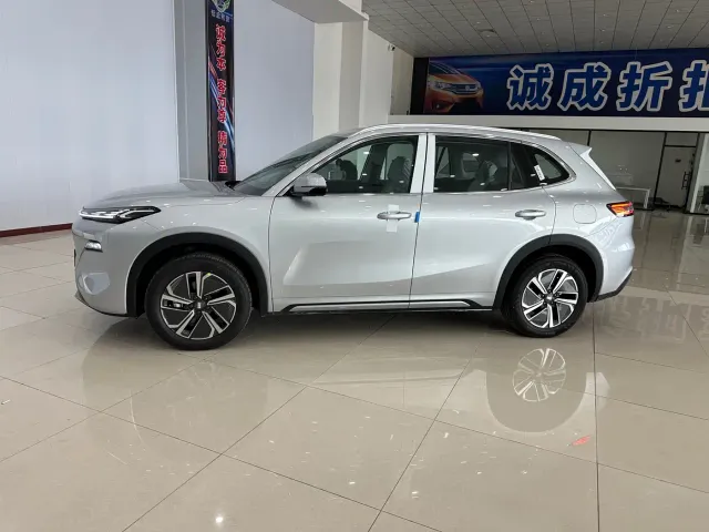 Geely Galaxy Starship 7 EM-i — Фото автомобиля 4