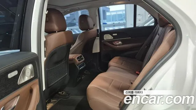 Mercedes-Benz GLE-Class — Фото автомобиля 10