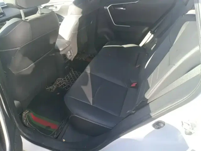 Toyota RAV4 — Фото автомобиля 16