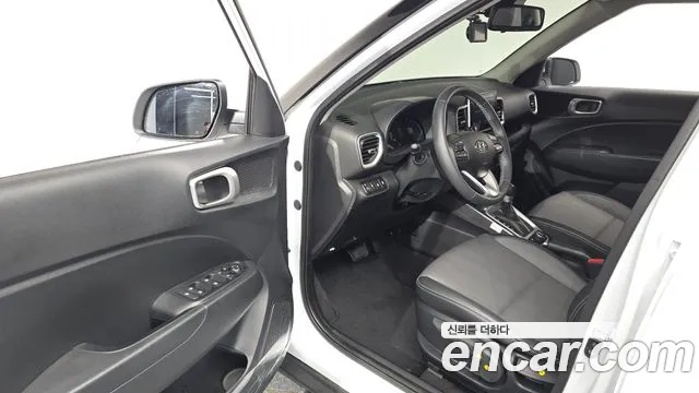 Hyundai Venue — Фото автомобиля 15