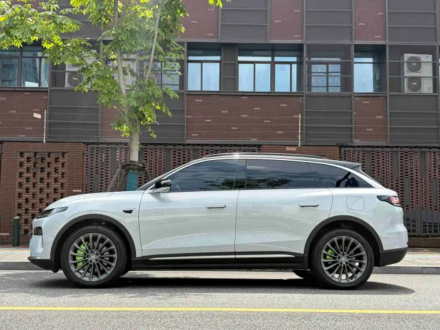 Leapmotor C11 — Фото автомобиля 5