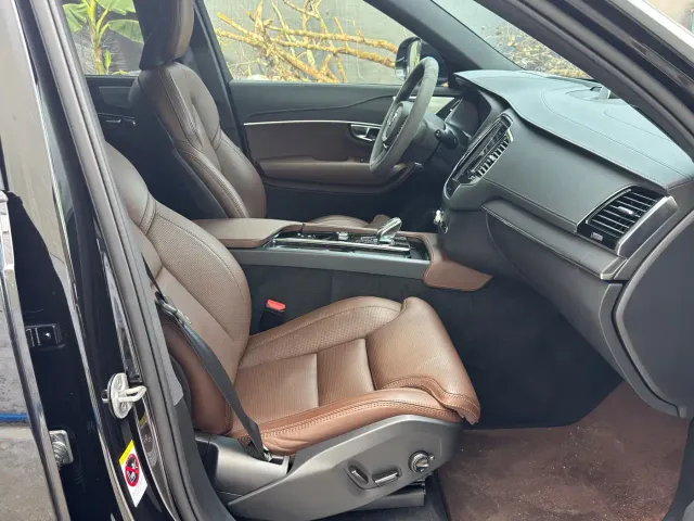 Volvo XC90 — Фото автомобиля 10