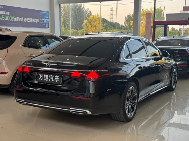 Mercedes-Benz E-Class — Фото автомобиля 6