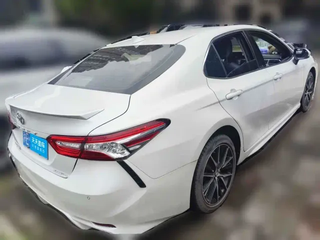 Toyota Camry — Фото автомобиля 2