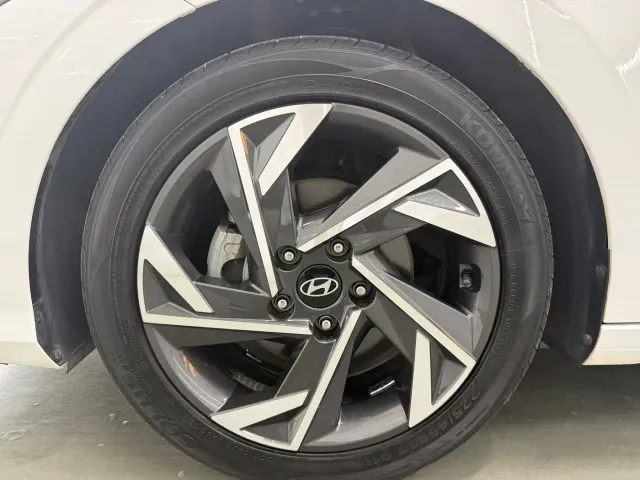 Hyundai Elantra — Фото автомобиля 17