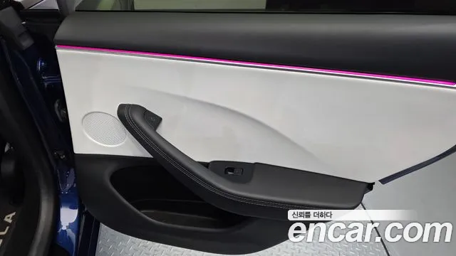 Tesla Model 3 — Фото автомобиля 25