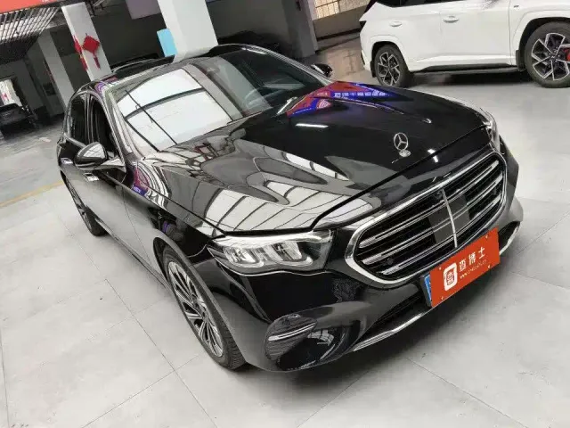 Фотография автомобиля — Mercedes-Benz E-Class