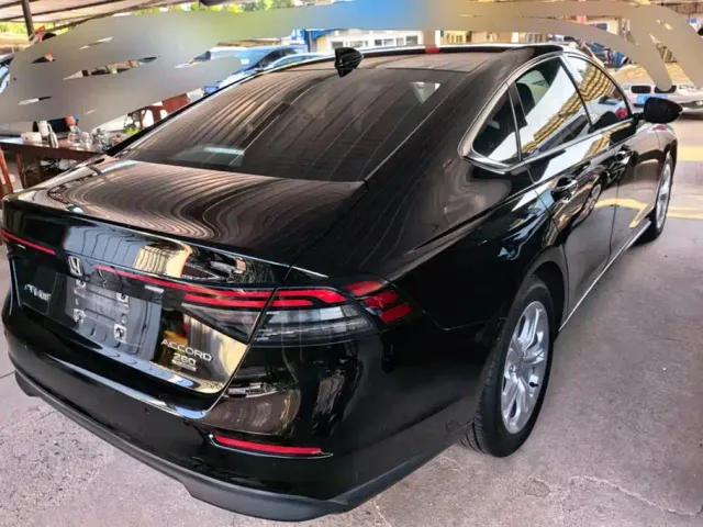 Honda Accord — Фото автомобиля 3